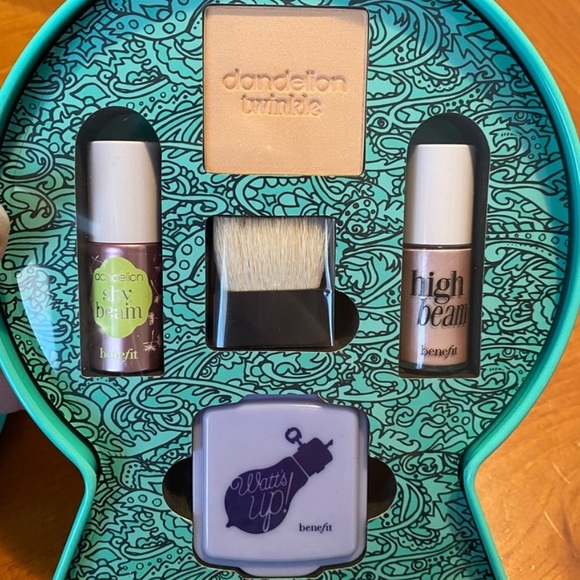 Benefit Hello San Francisglow! Glowin’ Downtown Highlighter Kit - Picture 1 of 13